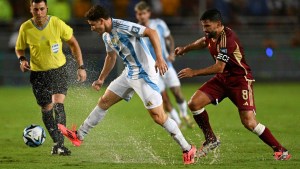 Argentina no pudo aguantar la ventaja y empató con Venezuela por las Eliminatorias