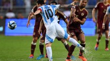 Imagen de Lionel Messi apuntó contra el campo de juego tras el empate de Argentina: «No podíamos dar dos pases»