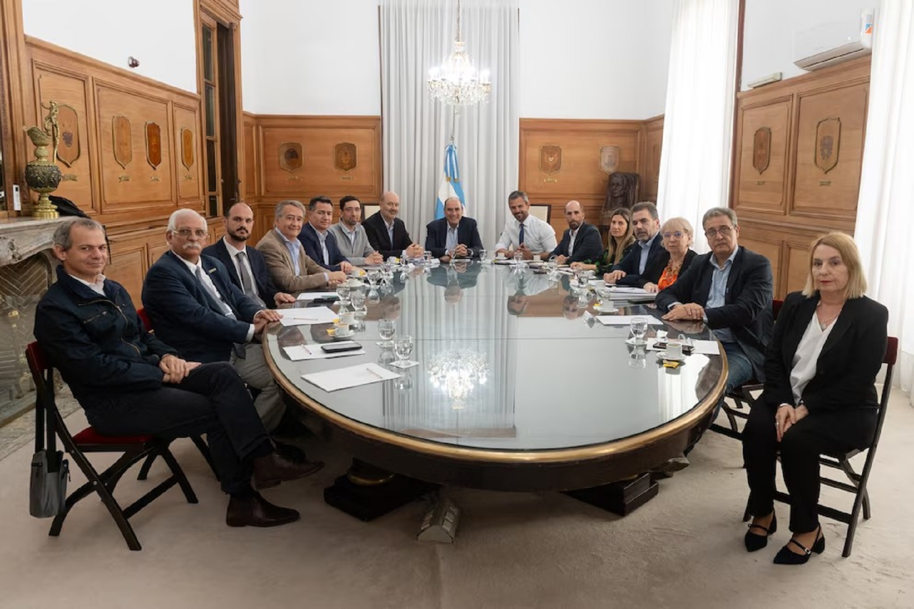 El Gobierno reunido con diputados aliados. Foto: gentileza Infobae. 