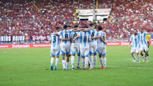 Con tres arriba y varios regresos, así formará Argentina para recibir a Bolivia