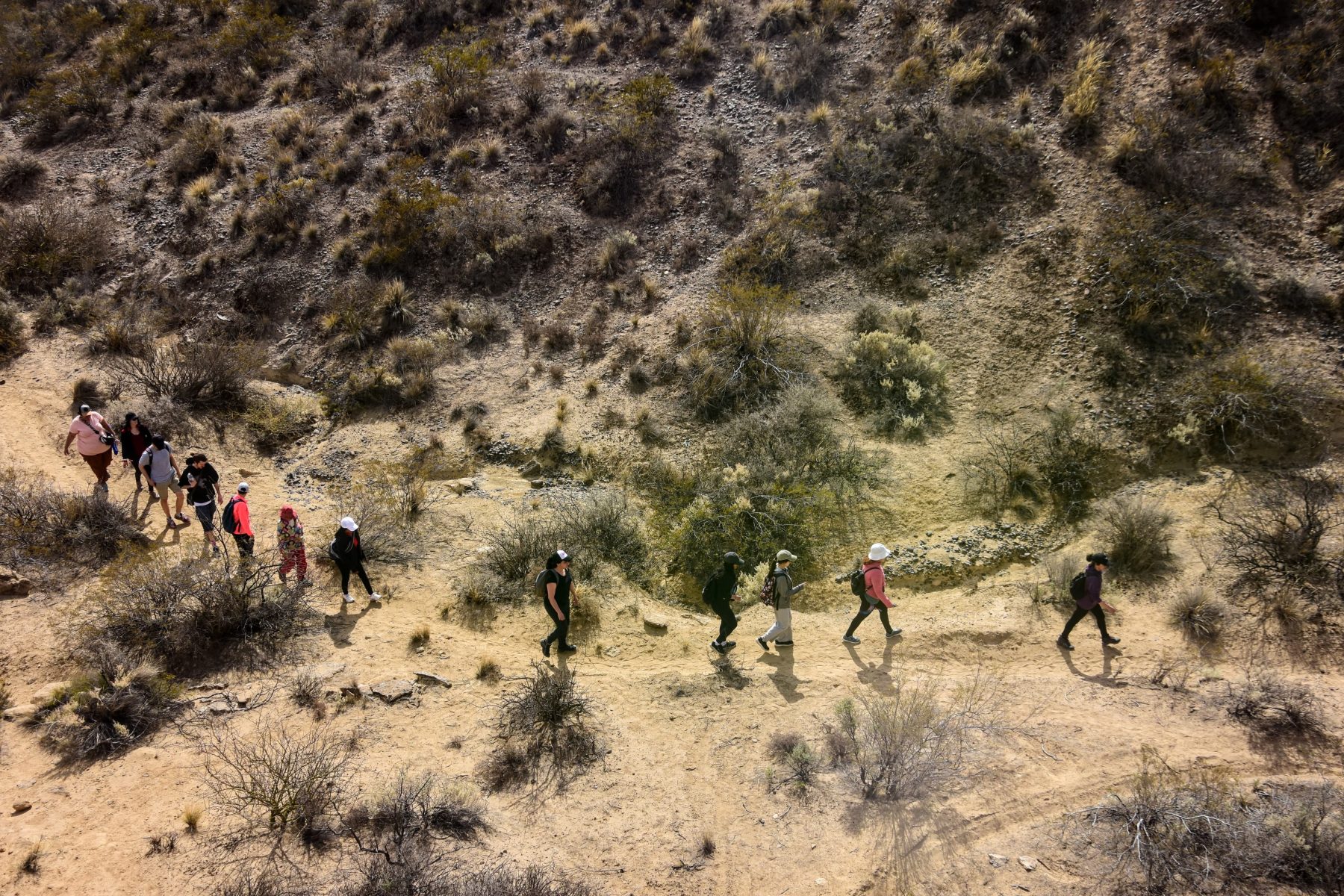 Una excursión al museo Barda del Desierto, ubicado a unos pocos kilómetros al sur de Cordero. (Foto: Cecilia Maletti)