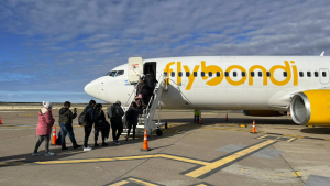 Vuelos de Aerolíneas Argentinas cancelados por un avión de Flybondi varado en un aeropuerto de Chubut