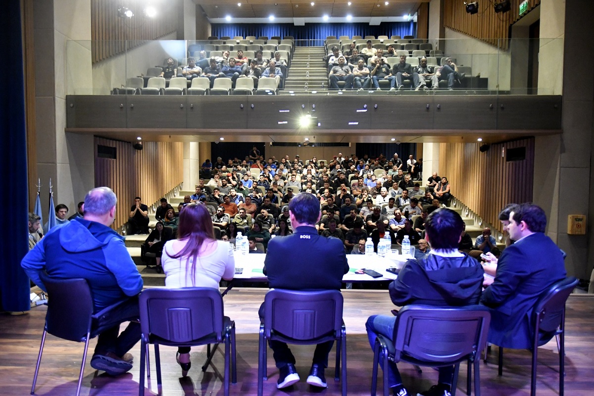 Una asamblea de trabajadores petroleros aprobó la memoria y balance de la ART de la Mutual (Gentileza Petroleros Privados)