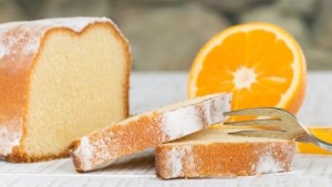 Paso a paso, cómo hacer este budín de naranja súper esponjoso