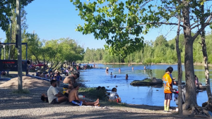 Calor extremo y temperaturas superiores a los 35° en Neuquén: los puntos peligrosos para bañarse