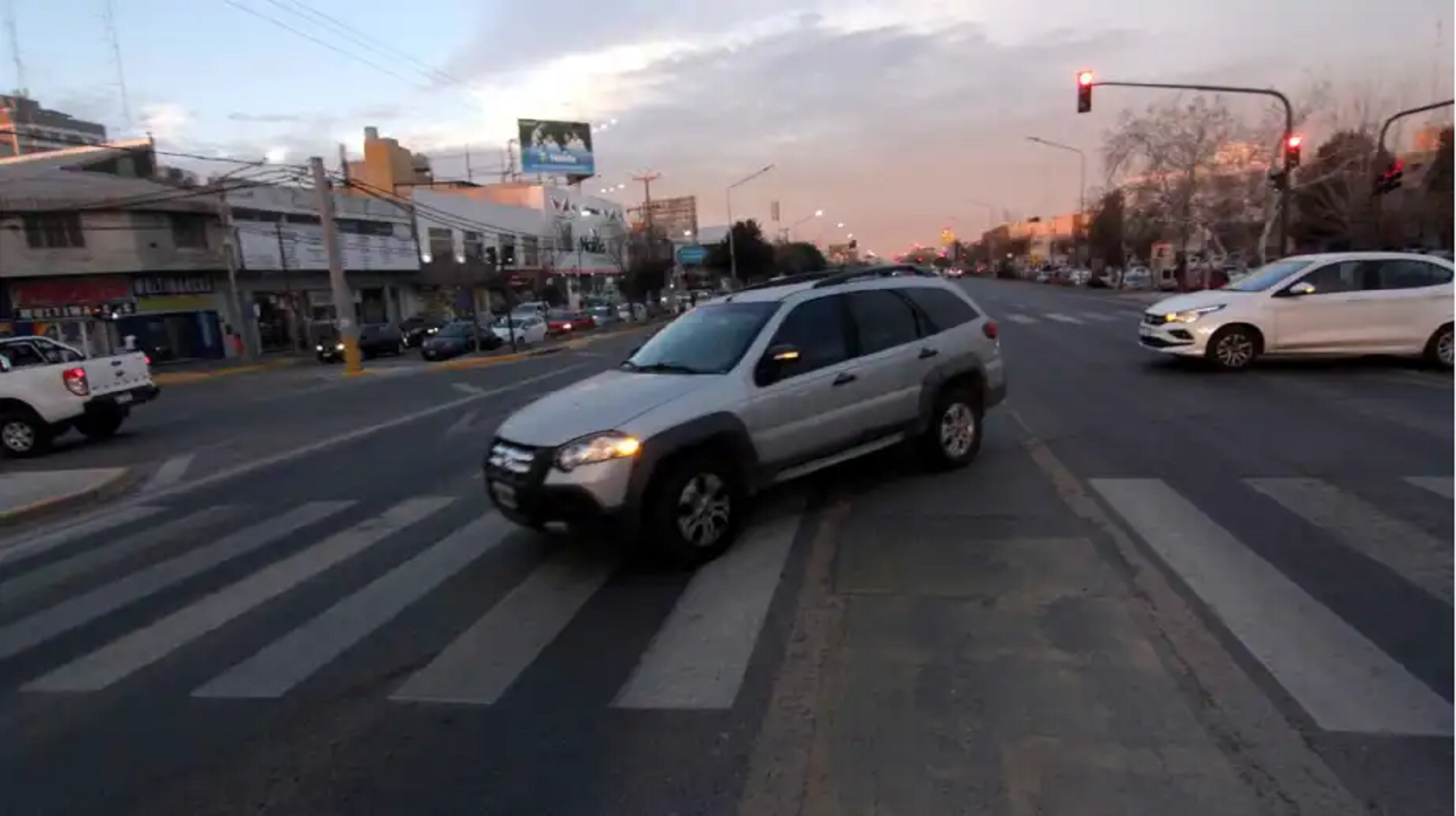 Desde este jueves 10 de octubre prohibirán el giro a la izquierda en otros tres cruces., en Ruta 22 en Neuquén. 