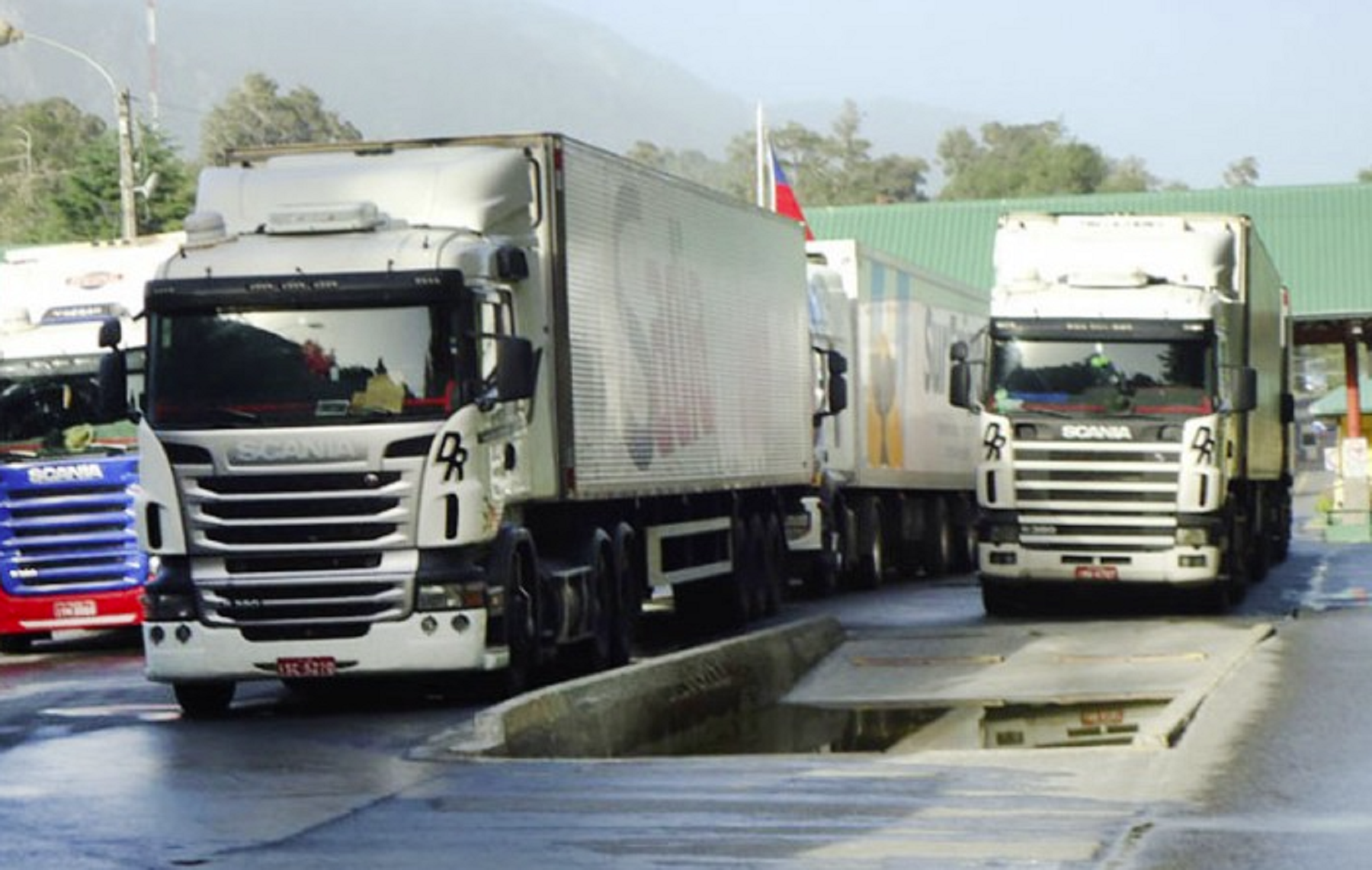 Paro de aduanas complica el paso de camiones en pasos de Neuquén