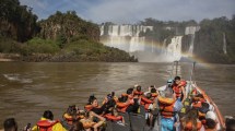 Imagen de Misiones cobrará en dólares una tasa a los turistas extranjeros este verano 2025: cuál será el costo