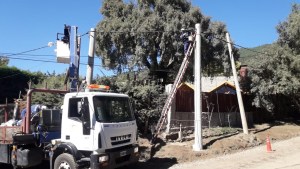 Bariloche: Con más tecnología para fortalecer las redes eléctricas, la CEB evitará tantos cortes de energía