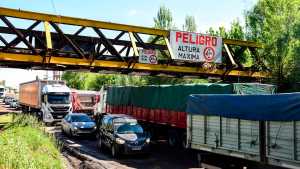 Video | Prohíben el ingreso de camiones a Cipolletti y ya hubo multas