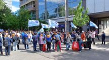 Imagen de Levantaron el corte en el centro de Neuquén los trabajadores de la AFIP: «Bastardean nuestra actividad»