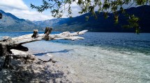 Imagen de Secretos de uno de los lagos más lindos de la Patagonia: aguas cristalinas y una playa escondida