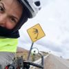 Imagen de Mónica celebró su cumpleaños en bici por la Ruta 40, pero no esperaba el regalo que le dejaría el viaje