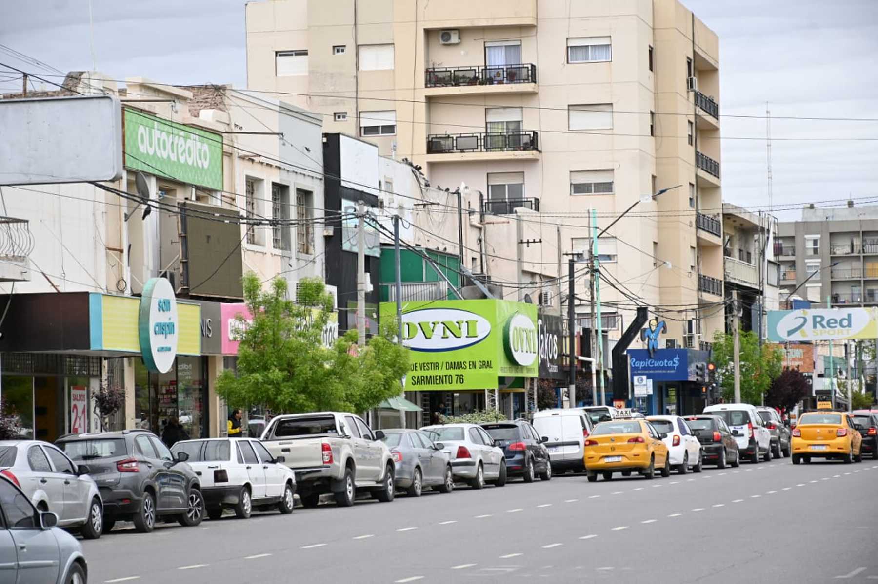 Neuquén buscará incentivar nuevas habilitaciones comerciales e industriales en Neuquén con un 2025 libre de tasas y de tributos por habilitaciones (foto Florencia Salto)