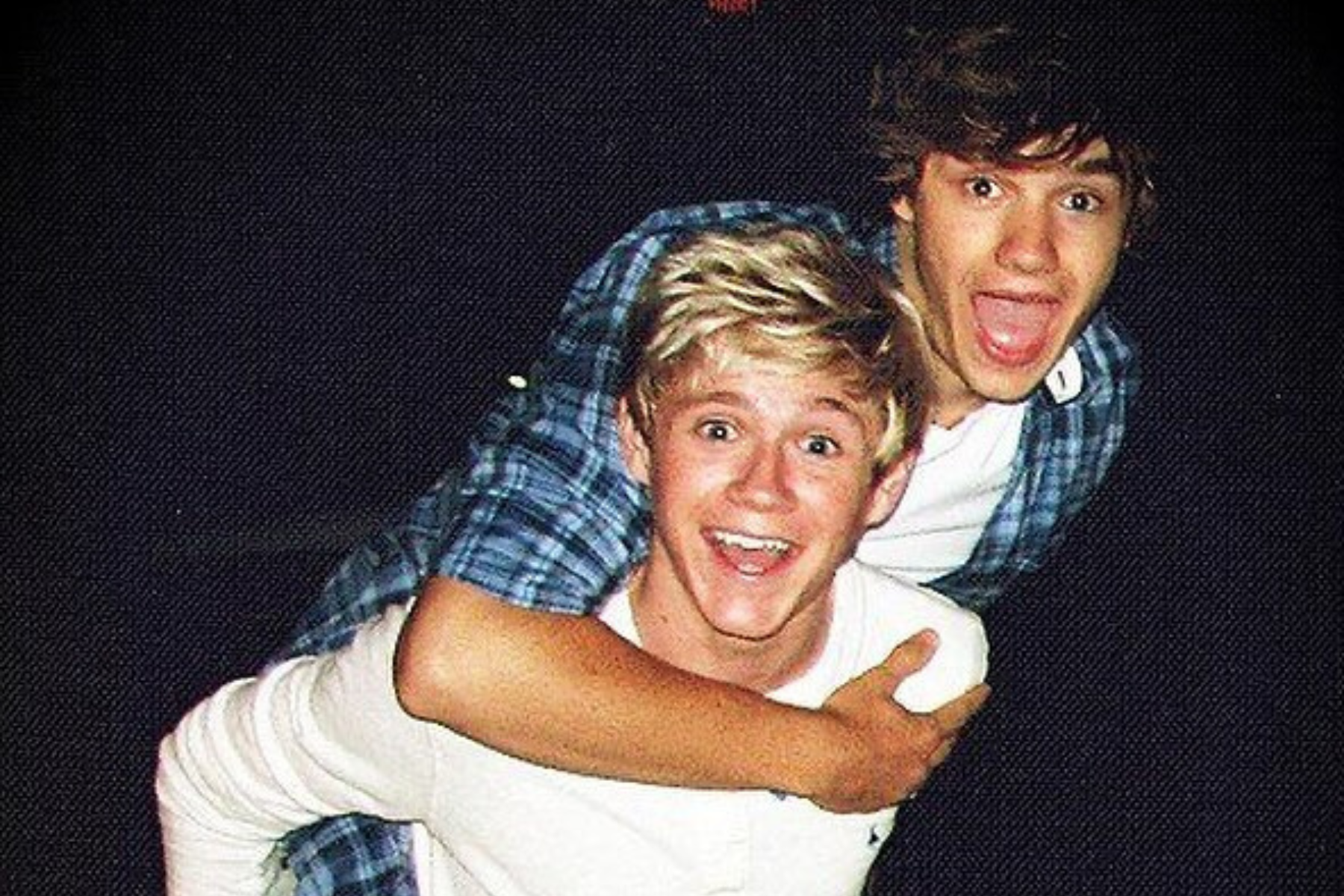 Niall Horan compartió una foto de su adolescencia con Liam Payne.