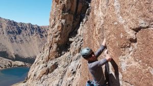 Martín Bisi, el escalador de San Martín de los Andes que desafía la gravedad