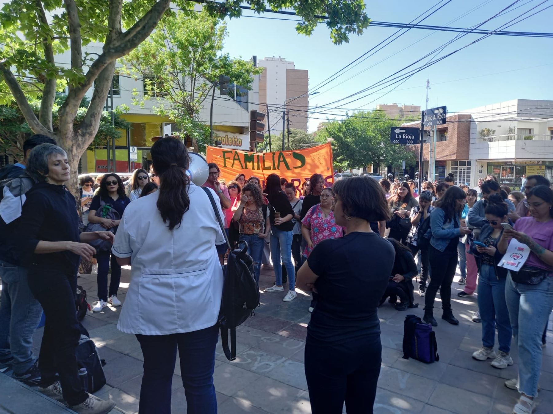 Un sector de estatales contra la conducción de Carlos Quintriqueo. 
Foto: Gentileza. 