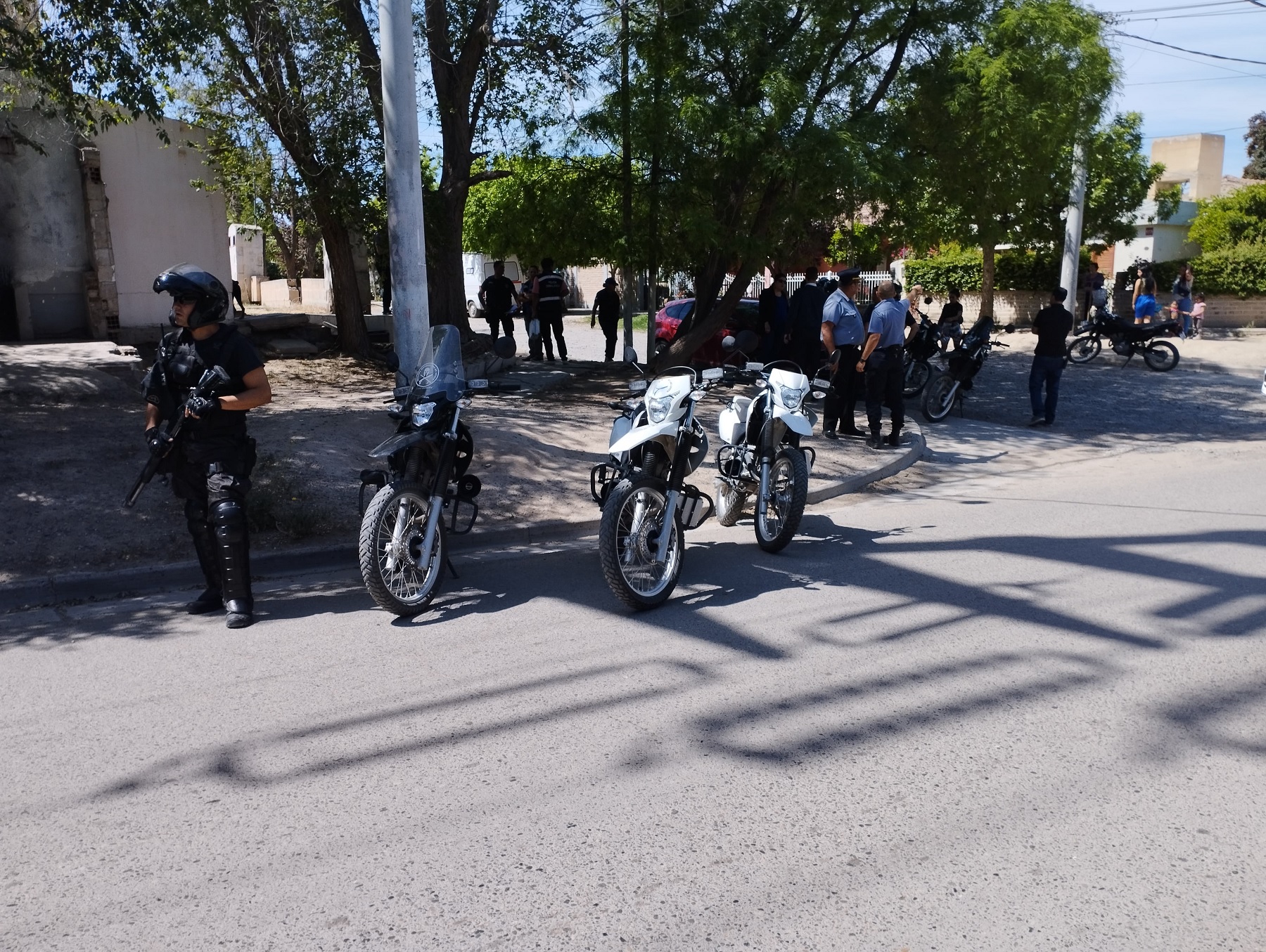 El operativo policial del martes en el norte de Roca. 