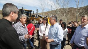 Rolando Figueroa visitó el pueblo más al norte de Neuquén y le pidió perdón a sus habitantes