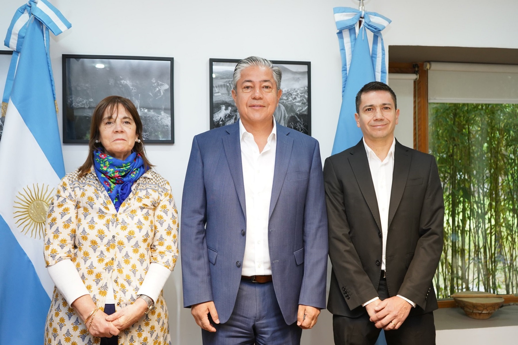 Rolando Figueroa junto a la rectora Beatriz Gentile. Foto: gentileza.