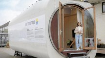 Imagen de Economía circular eólica: conocé la casa hecha dentro de los restos de un aerogenerador