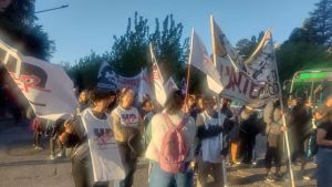 Paro de Unter: en Valcheta, Sierra Grande y San Antonio Oeste este lunes, y reclamo en el desfile de Cipolletti