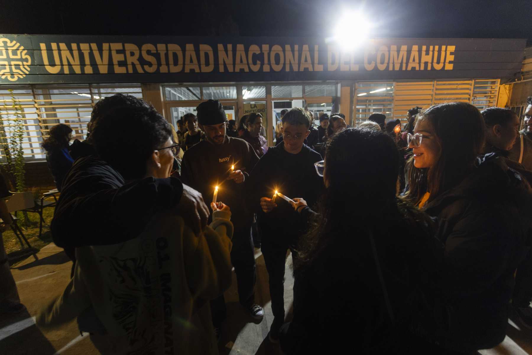 La sede de la Universidad del Comahue en Viedma fue tomada por sus estudiantes. Foto: Pablo Leguizamon