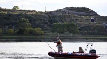 Imagen de Dos personas desaparecieron en el río Negro de Viedma: desesperado operativo de rescate