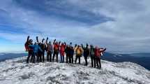 Imagen de A la corona del rey, es tiempo de subir al Volcán Lanín: precios e información para hacerlo