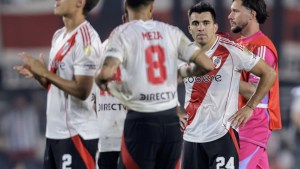 River recibe a Banfield en busca de un triunfo tras la eliminación de la Copa Libertadores: formaciones, hora y TV