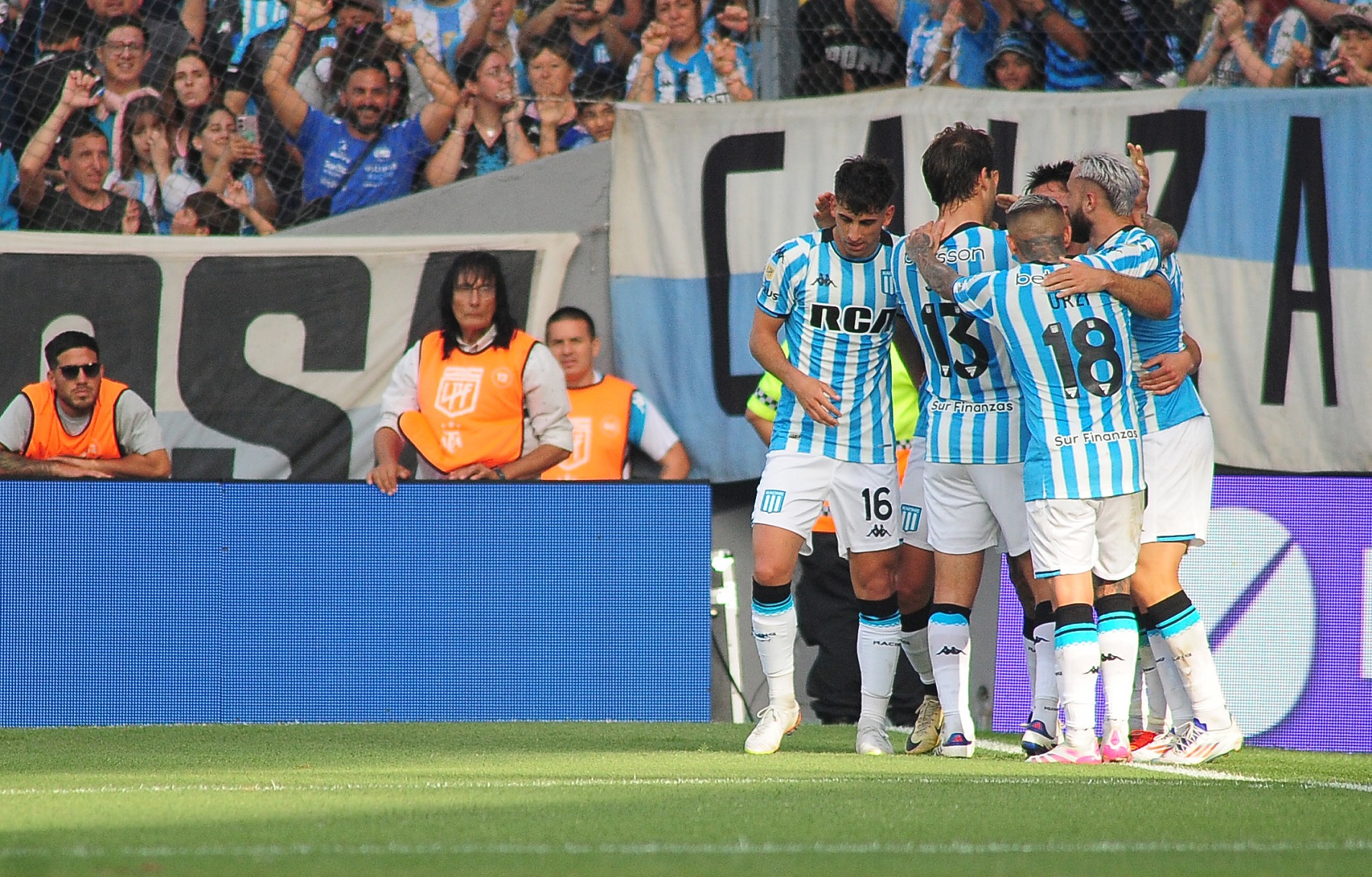 Ya está lista la fiesta previa de la final de la Copa Sudamericana que jugará Racing. Foto: FBaires.