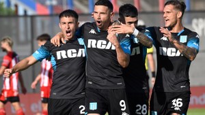 Racing le ganó a Barracas Central y se prendió en la Liga Profesional