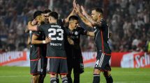 Imagen de En un partidazo, River le ganó 3 a 2 a Instituto en Córdoba y no se baja de la pelea