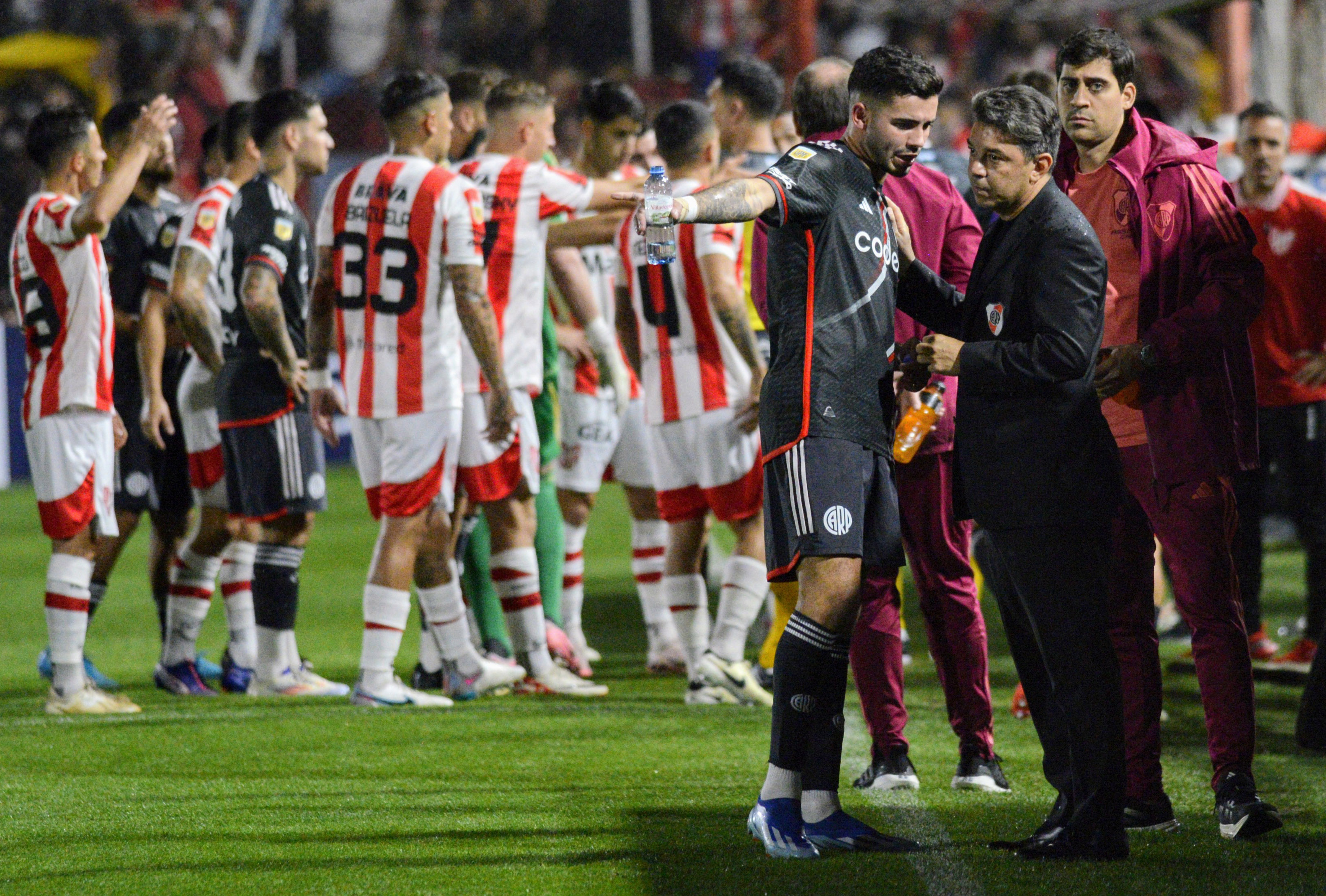 La lesión de Enzo Díaz provoca un gran problema para Gallardo en el lateral izquierdo de River.