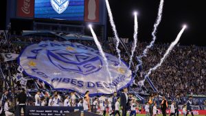 Vélez quiere ampliar su ventaja en la cima del campeonato ante Lanús: hora, TV y formaciones