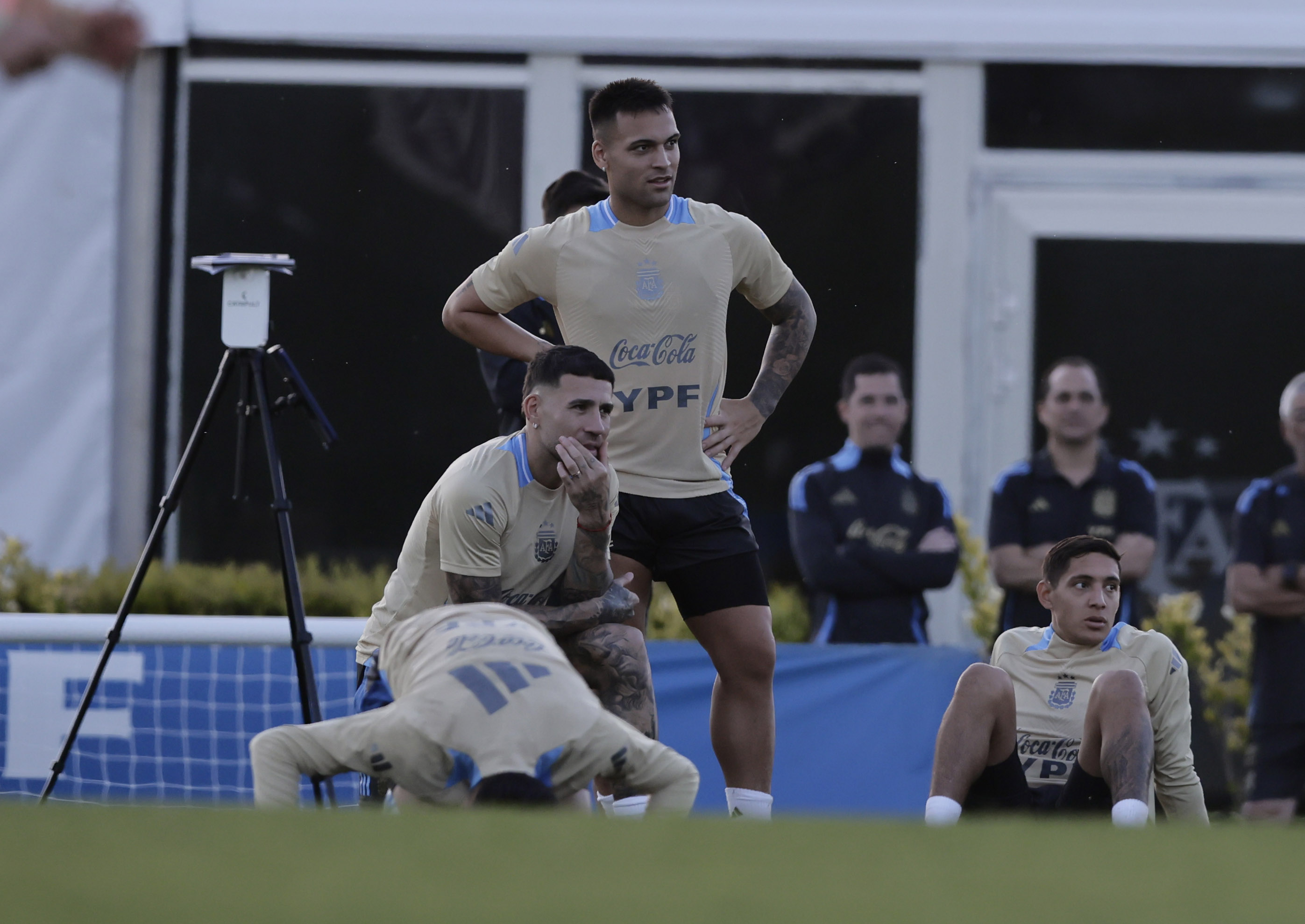 Lautaro Martínez acompañó a Messi en el ataque en el último entrenamiento de la Selección Argentina en Ezeiza. Fotobaires/12/11/2024