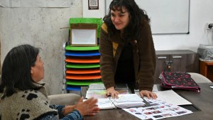 Ayuda a adultos a terminar la primaria en Bariloche: «Se manejan en nuestro mundo, con menos herramientas que han sabido potenciar»