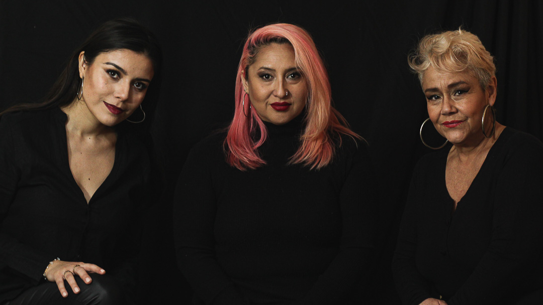 Cantantes. Malén Marileo, Stephanie Kuschel y Gladys Aristimuño, la creadora y productora del espectáculo.