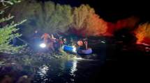 Imagen de Cayó de una balsa, un río de Junín de los Andes lo arrastró y logró sujetarse de un sauce