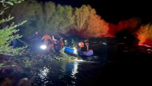 Cayó de un balsa, un río de Junín de los Andes lo arrastró y logró sujetarse de un sauce