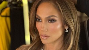 Jennifer Lopez sorprende a todos con nuevo rostro tras su separación de Ben Affleck