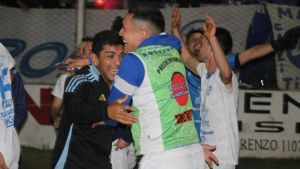 Atlético Regina se hizo fuerte de local y es el primer clasificado a semifinales de la Liga Confluencia