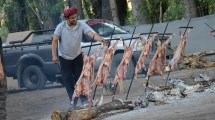 Imagen de En 13 fotos, así se vivió la primera noche de la Fiesta del Chivito en el norte de Neuquén