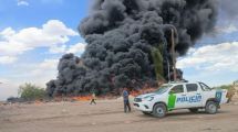 Imagen de Incendio de gran magnitud en el basural de Cipolletti: es en un sector de cubiertas