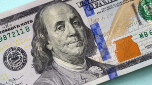 Dólar hoy: el blue y los financieros con un inicio estable en semana corta