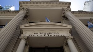 Alerta plazo fijo: el Banco Central recortó cinco puntos la tasa de interés de referencia