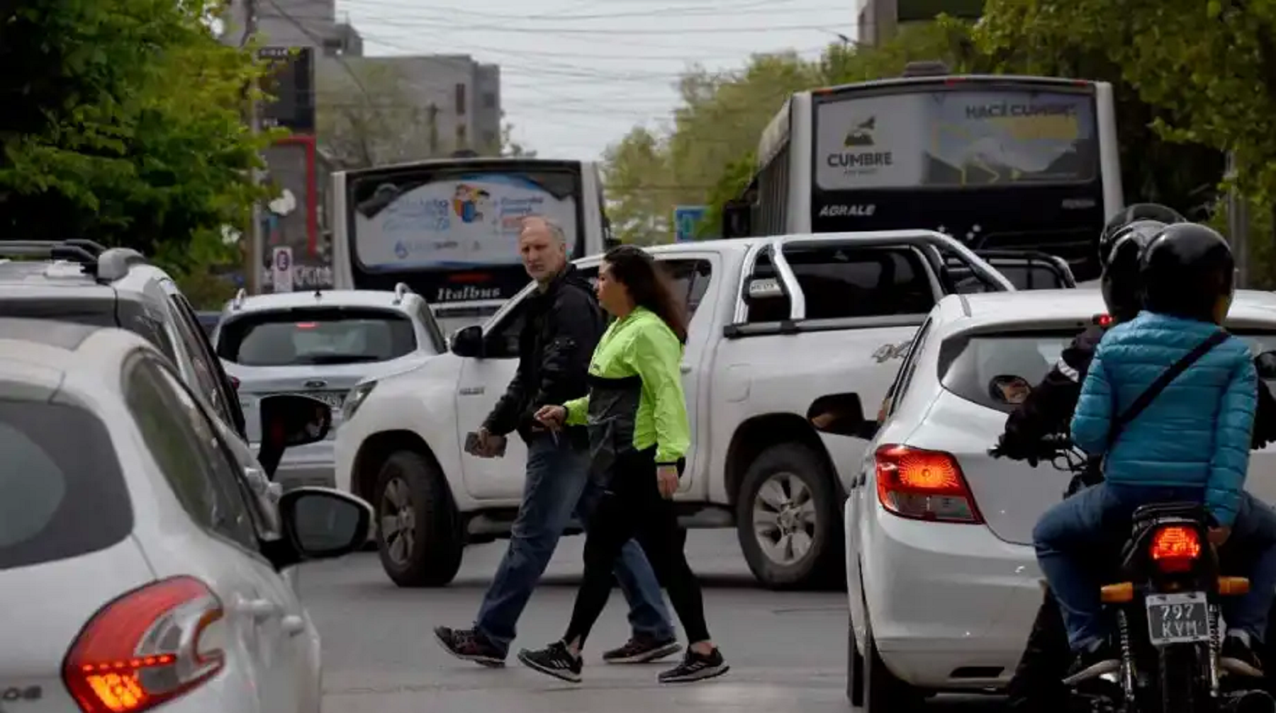 El verano 2025 se viene con cambios en calles de Neuquén y en la Ruta 22. (Foto: Matías Subat).