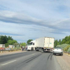 Imagen de Tercer Puente, entre Neuquén y Cipolletti: un camión quedó atravesado y hubo demoras en el tránsito