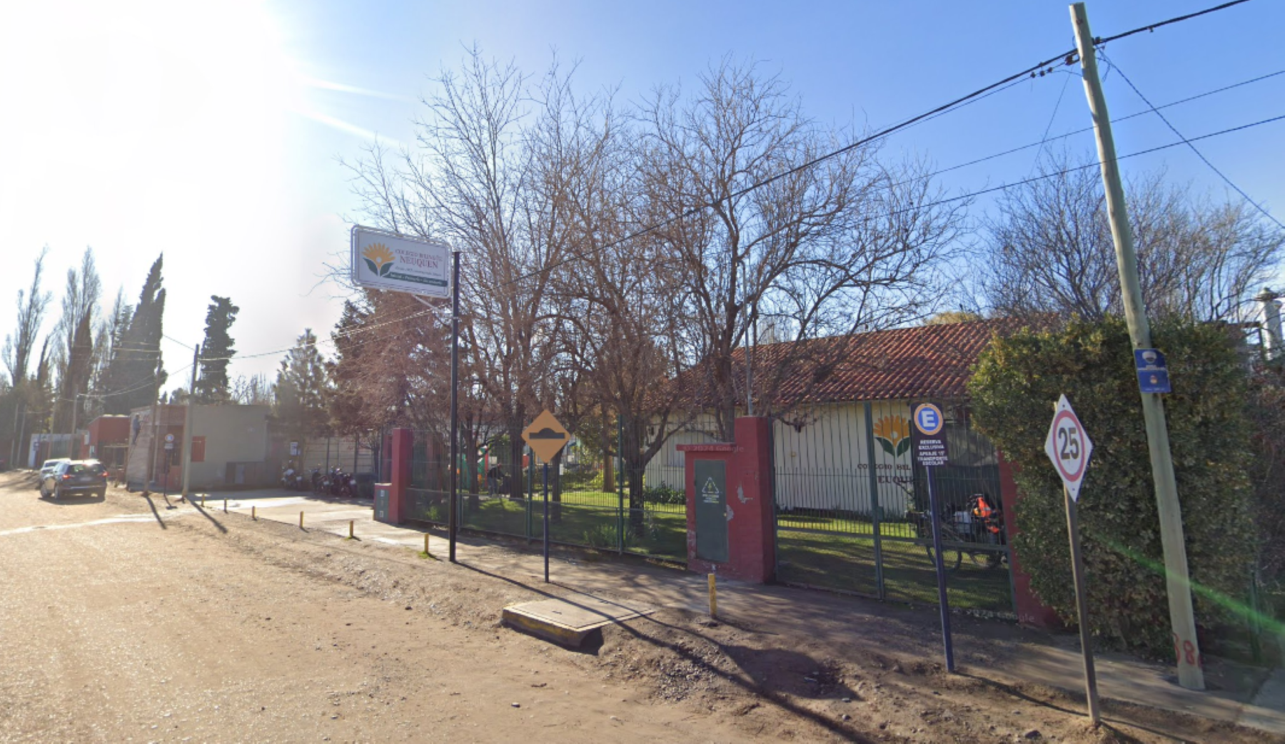 Hubo una amenaza de bomba en una escuela de Neuquén. Foto: Captura Street View