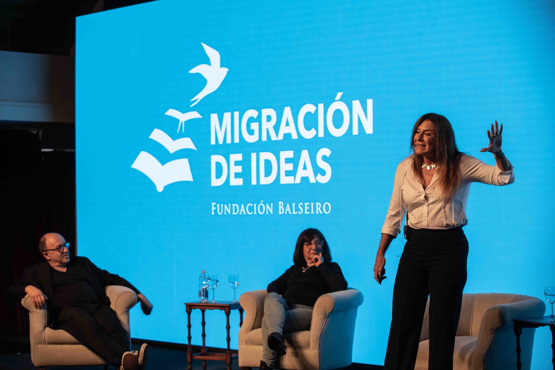 La científica María Eugenia Farias y equipo fundó una startup que usa microorganismos como fertilizantes de cultivos